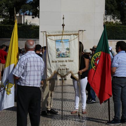 Peregrinos de Fátima desafiados a “servir e a dar a vida pelo outro”