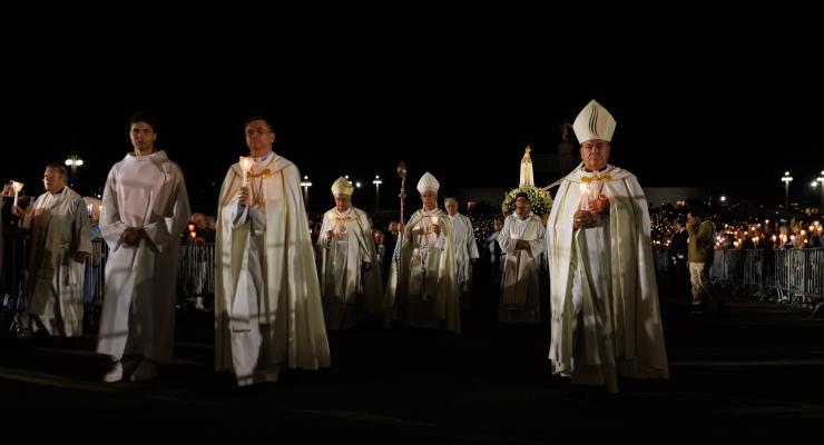 Bispo de Angra pede paz para o mundo e recorda vítimas de catástrofes naturais inspirado na mensagem de Fátima
