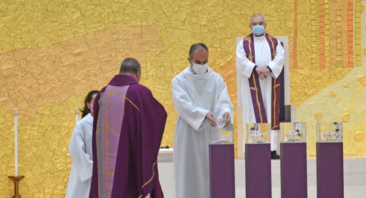Bondade e recolhimento na oração dos santos Pastorinhos apresentadas como atitudes ideais para viver o Advento