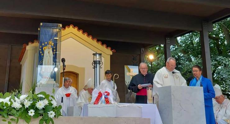 Réplica da Capelinha das Aparições na Chéquia dedicada em setembro