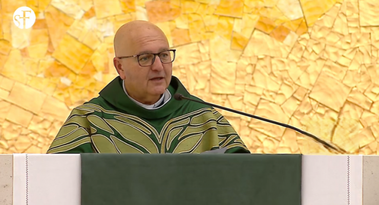 Peregrinos desafiados a servir Cristo através dos irmãos mais pobres