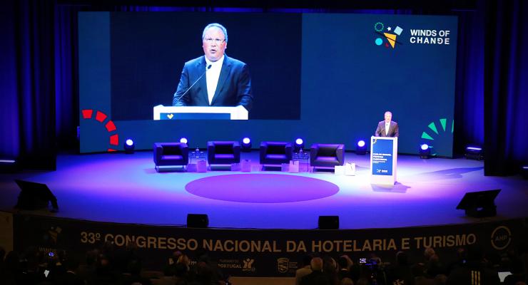 Pe. Carlos Cabecinhas deu as boas-vindas aos participantes do 33.º Congresso da Associação da Hotelaria de Portugal