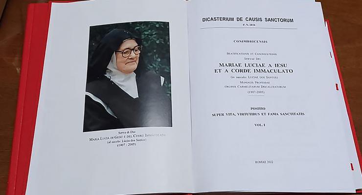Processo de beatificação da Ir. Lúcia dá mais um passo em Roma e postulação apresenta documento com virtudes heróicas