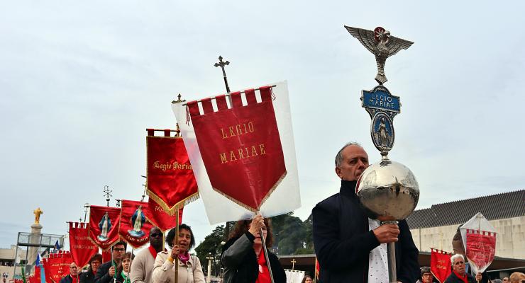 “A nossa vida é um tecido de débitos, um rosário de dádivas gratuitas e há tanto amor a restituir e tanta amizade e esperança a devolver”, considera D. José Cordeiro