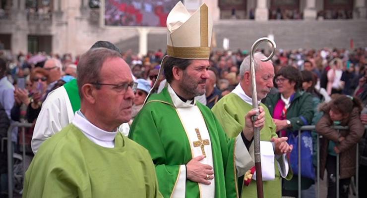 “O amor é aprender a dar a vida como Jesus a deu e nos dá”