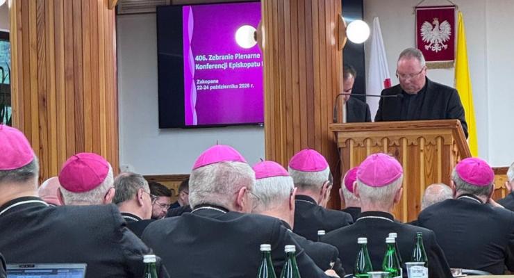 Padre Carlos Cabecinhas fala aos bispos polacos sobre a ligação entre a Polónia e Fátima