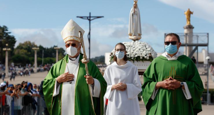 D. Augusto César indica a vivência da mensagem e Fátima como “itinerário de santidade”