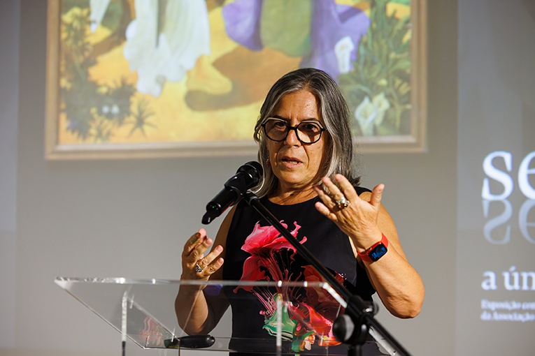 emilia-ferreira-historiadora-de-arte.png